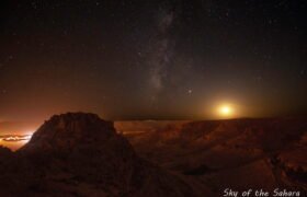 Paysage nocturne de Douiret dans le Dahar tunisien