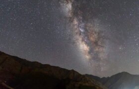 Ciel nocturne et Voie lactée dans le Haut Atlas marocain